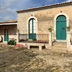 Chiusa Del Curiale - Ospitalità In Vigna Bed & Breakfast Comiso
